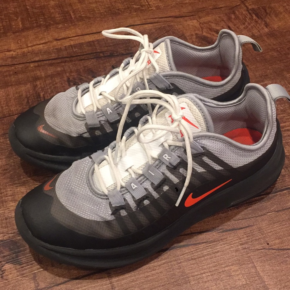 Boys nikes